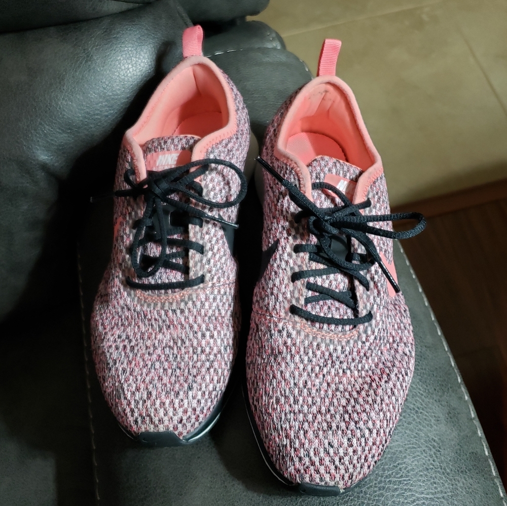 Ladies Nike shoes